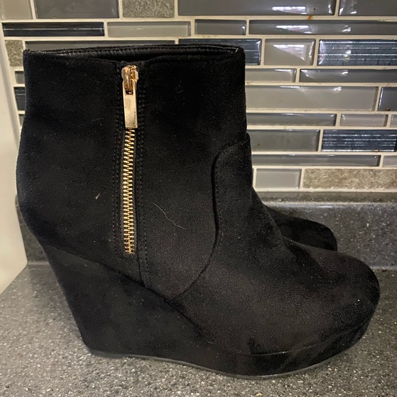 Black wedge heel with zip - Picture 2 of 3